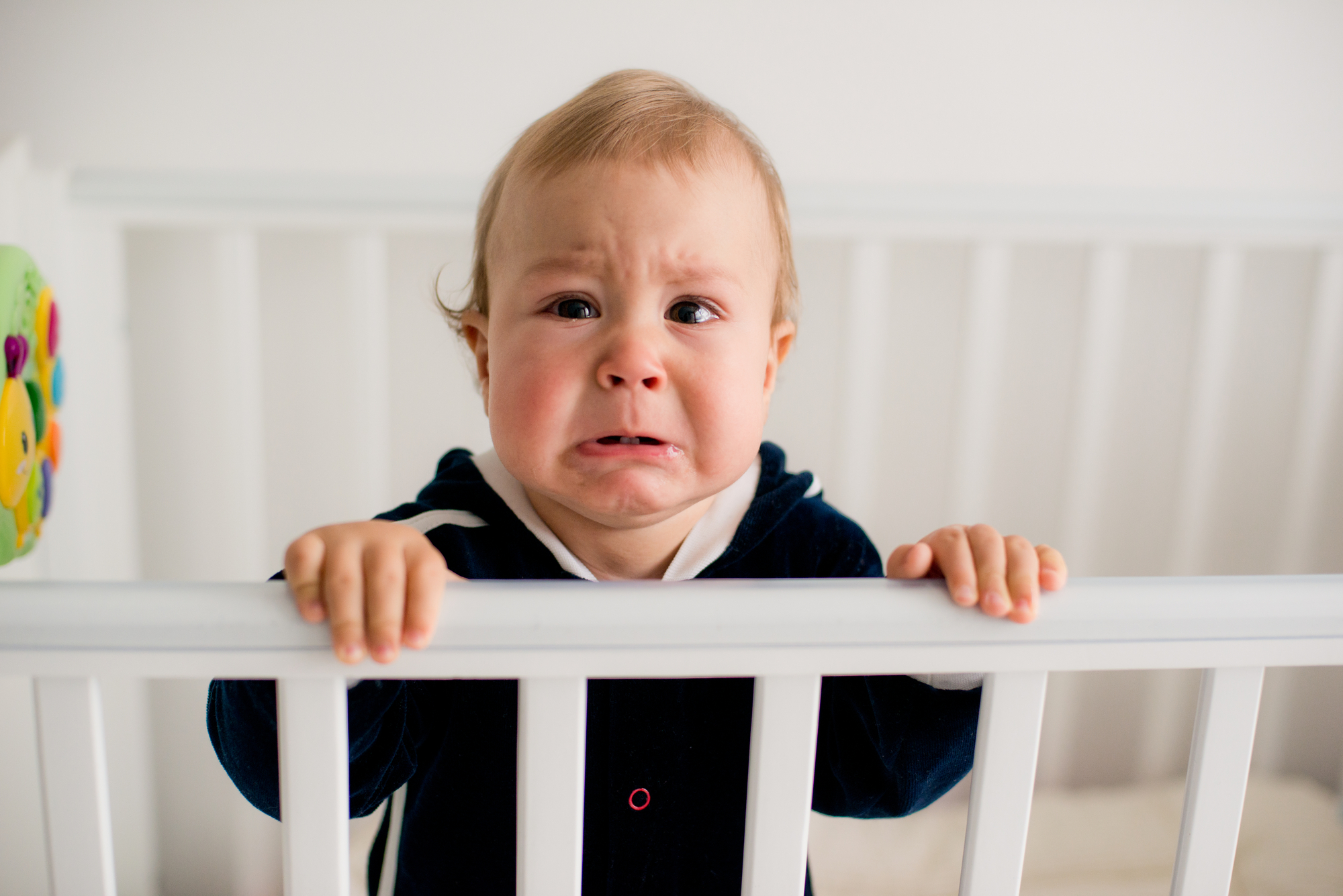 Verlatingsangst bij je baby kan vervelend zijn, maar het is een veel voorkomend verschijnsel. Het hoort bij de ontwikkeling. Lees hier wat je kunt doen.